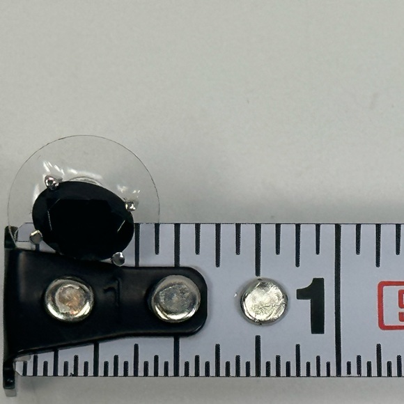 Natural Black Spinel set in Stainless Steel
Jewelry Suite (Ring size 8) - Picture 12 of 14